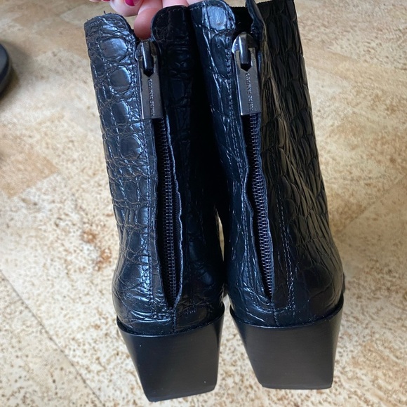 VINCE CAMUTO Black Croco Crocodile Patent Leather Boots Size 9 - Picture 4 of 11